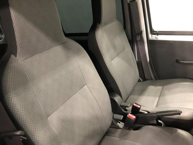 ハイゼットカーゴスペシャル　４ＷＤ／車検整備付／走行距離２８２５０キロ１年保証距離無制限　走行距離２８２５０キロ　車検整備付　４ＷＤ　ＣＤチューナー　純正フロアマット　アイドリングストップ　マニュアルエアコン（埼玉県）の中古車