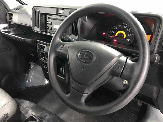 ハイゼットカーゴスペシャル　４ＷＤ／車検整備付／走行距離２８２５０キロ１年保証距離無制限　走行距離２８２５０キロ　車検整備付　４ＷＤ　ＣＤチューナー　純正フロアマット　アイドリングストップ　マニュアルエアコン（埼玉県）の中古車