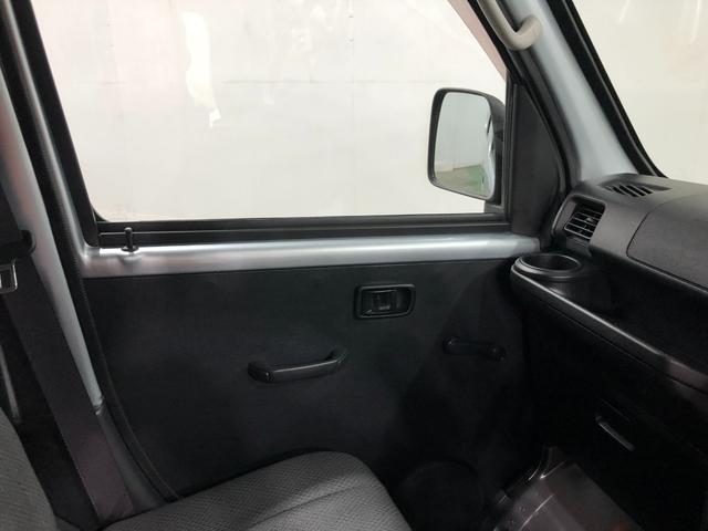 ハイゼットカーゴスペシャル　４ＷＤ／車検整備付／走行距離２８２５０キロ１年保証距離無制限　走行距離２８２５０キロ　車検整備付　４ＷＤ　ＣＤチューナー　純正フロアマット　アイドリングストップ　マニュアルエアコン（埼玉県）の中古車