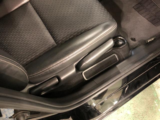 フィットハイブリッドＬパッケージ　フルセグナビ　バックカメラ　フロントカメラ一年保証・走行距離無制限　走行距離５８３８１キロ　フルセグナビ　ブルートゥース　ＤＶＤ再生　バックモニター　フロントモニター　サイドエアバッグ　オートライト　ＬＥＤヘッドランプ（東京都）の中古車