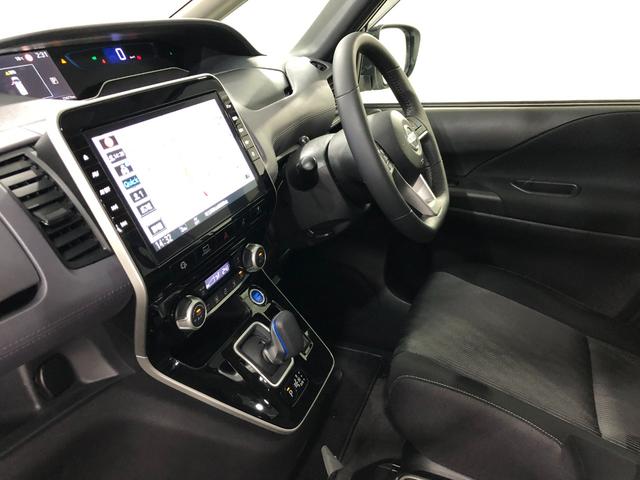セレナｅ−パワー　ハイウェイスターＶ　走行２７４７７キロ／大型ナビ１年保証距離無制限　走行距離２７４７７キロ　純正フルセグナビ　アラウンドビューモニター　ブルートゥース　ドラレコ　後席モニター　純正マット　サイドエアバッグ　オートライト　両側電動スライドドア（埼玉県）の中古車