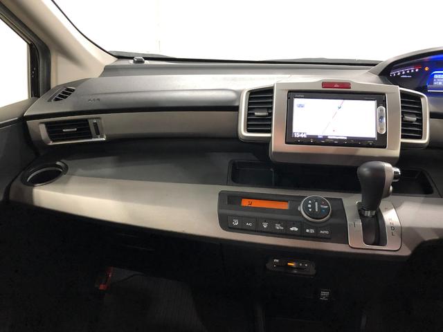 フリードハイブリッドジャストセレクション＋　走行距離５２３７１キロ／ワンセグナビ１年保証距離無制限　走行距離５２３７１キロ　ワンセグナビ　ブルートゥース　バックカメラ　ドラレコ　純正マット　助手席エアバッグ　オートライト　ＨＩＤヘッドランプ　両側電動スライドドア（埼玉県）の中古車