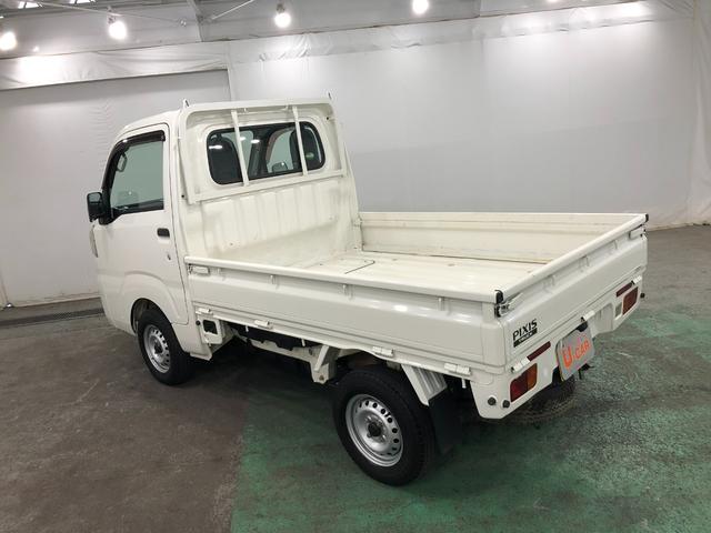 ピクシストラックスタンダード　４ＷＤ／ＭＴ／車検整備付／走行７６１９４キロ１年保証距離無制限　走行距離７６１９４キロ　４ＷＤ　ＭＴ５速　車検整備付　ＦＭＡＭラジオ　純正カーペットマット　マニュアルエアコン（埼玉県）の中古車