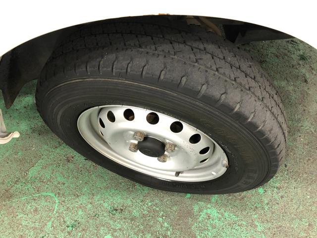 ピクシストラックスタンダード　４ＷＤ／ＭＴ／車検整備付／走行７６１９４キロ１年保証距離無制限　走行距離７６１９４キロ　４ＷＤ　ＭＴ５速　車検整備付　ＦＭＡＭラジオ　純正カーペットマット　マニュアルエアコン（埼玉県）の中古車