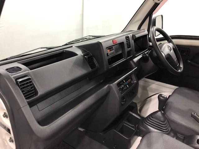 ピクシストラックスタンダード　４ＷＤ／ＭＴ／車検整備付／走行７６１９４キロ１年保証距離無制限　走行距離７６１９４キロ　４ＷＤ　ＭＴ５速　車検整備付　ＦＭＡＭラジオ　純正カーペットマット　マニュアルエアコン（埼玉県）の中古車