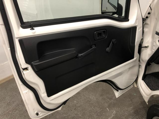 ピクシストラックスタンダード　４ＷＤ／ＭＴ／車検整備付／走行７６１９４キロ１年保証距離無制限　走行距離７６１９４キロ　４ＷＤ　ＭＴ５速　車検整備付　ＦＭＡＭラジオ　純正カーペットマット　マニュアルエアコン（埼玉県）の中古車