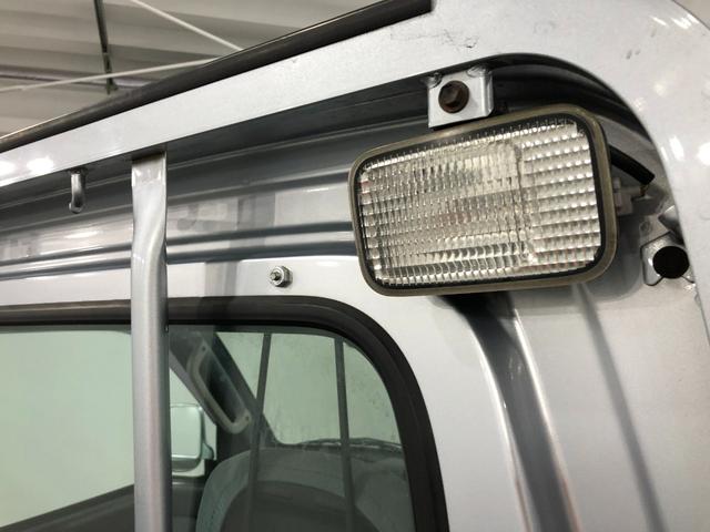 ハイゼットトラックＥＸＴ　４ＷＤ／ＭＴ／走行１０１０００キロ／ＦＭＡＭラジオ１年保証距離無制限　走行距離１０１０００キロ　ＭＴ５速　４ＷＤ　ＦＭＡＭラジオ　荷台作業灯　純正フロアマット　マニュアルエアコン　スペアキー（埼玉県）の中古車