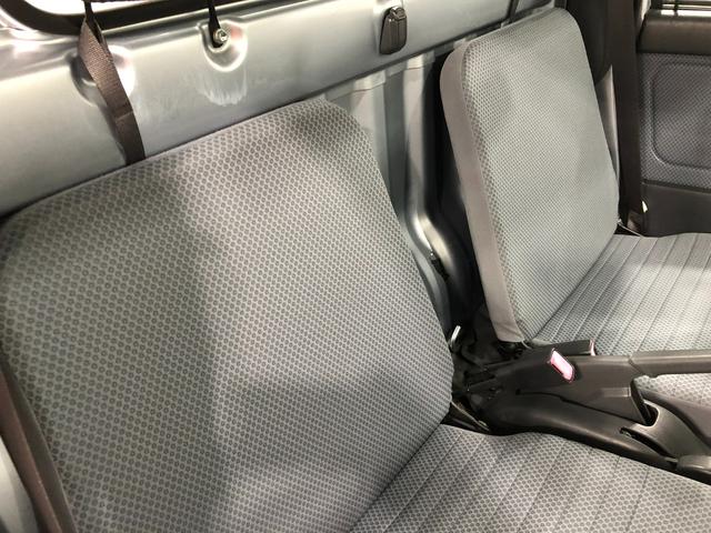 ハイゼットトラックＥＸＴ　４ＷＤ／ＭＴ／走行１０１０００キロ／ＦＭＡＭラジオ１年保証距離無制限　走行距離１０１０００キロ　ＭＴ５速　４ＷＤ　ＦＭＡＭラジオ　荷台作業灯　純正フロアマット　マニュアルエアコン　スペアキー（埼玉県）の中古車