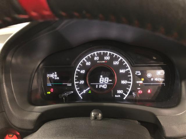 ノートｅ−パワーニスモ　車検整備付　走行距離８１８２６キロ　ナビ１年保証距離無制限　バックカメラ　純正カーペットマット　サイドエアバッグ　オートライト（埼玉県）の中古車