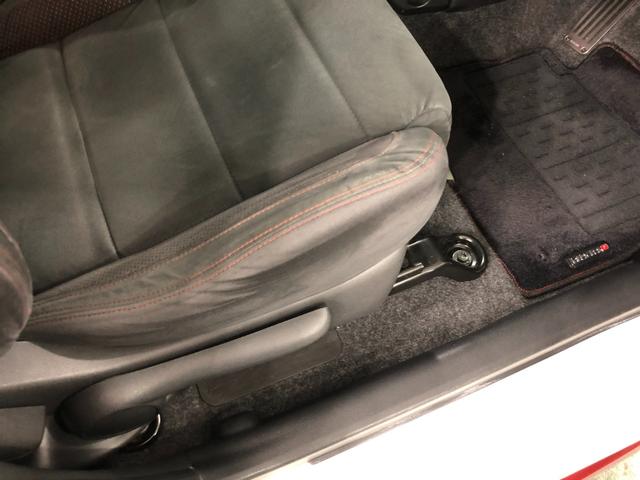 ノートｅ−パワーニスモ　車検整備付　走行距離８１８２６キロ　ナビ１年保証距離無制限　バックカメラ　純正カーペットマット　サイドエアバッグ　オートライト（埼玉県）の中古車