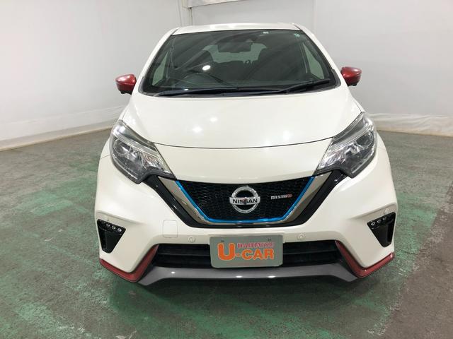 ノートｅ−パワーニスモ　車検整備付　走行距離８１８２６キロ　ナビ１年保証距離無制限　バックカメラ　純正カーペットマット　サイドエアバッグ　オートライト（埼玉県）の中古車