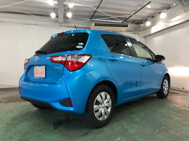 ヴィッツジュエラ　車検整備付／走行距離２１１４３キロ／純正マット１年保証距離無制限　走行距離２１１４３キロ　車検整備付　純正マット　助手席エアバッグ　オートライト　電動格納式ドアミラー　キーレスエントリー（埼玉県）の中古車