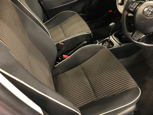 ヴィッツジュエラ　車検整備付／走行距離２１１４３キロ／純正マット１年保証距離無制限　走行距離２１１４３キロ　車検整備付　純正マット　助手席エアバッグ　オートライト　電動格納式ドアミラー　キーレスエントリー（埼玉県）の中古車