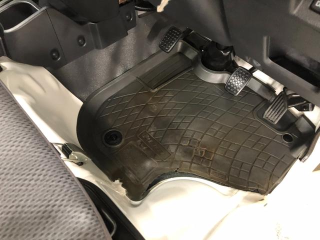 ハイゼットトラックローダンプ　４ＷＤ／ＭＴ５速／走行距離９９２２キロ／ラジオ１年保証距離無制限　走行距離９９２２キロ　４ＷＤ　ＭＴ５速　ＦＭＡＭラジオ　純正フロアマット　助手席エアバッグ　マニュアルエアコン（埼玉県）の中古車