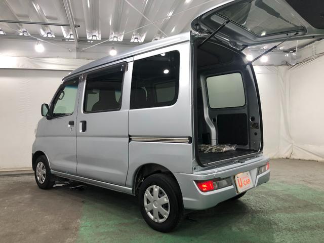 ハイゼットカーゴデラックスＳＡIII　車検整備付／走行３８１７１キロ／ナビ１年保証距離無制限　走行距離３８１７１キロ　純正フルセグナビ　バックカメラ　ブルートゥース　ドラレコ　純正フロアマット　ＬＥＤヘッドランプ　アイドリングストップ　スマートアシスト３　マニュアルエアコン（埼玉県）の中古車