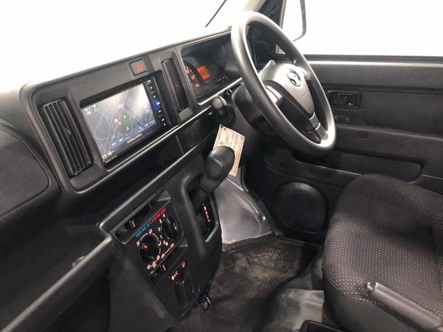 ハイゼットカーゴデラックスＳＡIII　車検整備付／走行３８１７１キロ／ナビ１年保証距離無制限　走行距離３８１７１キロ　純正フルセグナビ　バックカメラ　ブルートゥース　ドラレコ　純正フロアマット　ＬＥＤヘッドランプ　アイドリングストップ　スマートアシスト３　マニュアルエアコン（埼玉県）の中古車