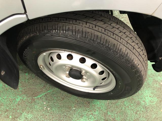 ハイゼットカーゴデラックスＳＡIII　走行距離９０６８キロ／４ＷＤ／ＡＴ一年保証・走行距離無制限　走行距離９０６８キロ　フルセグナビ　ブルートゥース　バックカメラ　ＤＶＤ　ドラレコ　オートライト　ＬＥＤヘッドライト　アイドリングストップ（埼玉県）の中古車