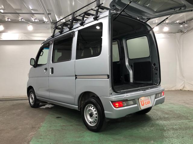 ハイゼットカーゴデラックスＳＡIII　走行距離９０６８キロ／４ＷＤ／ＡＴ一年保証・走行距離無制限　走行距離９０６８キロ　フルセグナビ　ブルートゥース　バックカメラ　ＤＶＤ　ドラレコ　オートライト　ＬＥＤヘッドライト　アイドリングストップ（埼玉県）の中古車