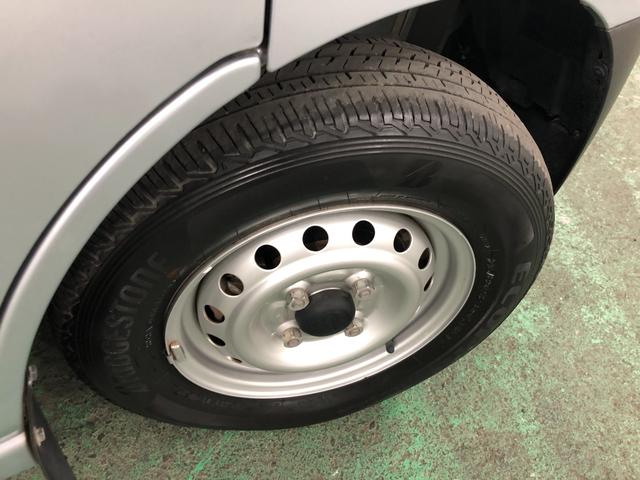 ハイゼットカーゴデラックスＳＡIII　走行距離９０６８キロ／４ＷＤ／ＡＴ一年保証・走行距離無制限　走行距離９０６８キロ　フルセグナビ　ブルートゥース　バックカメラ　ＤＶＤ　ドラレコ　オートライト　ＬＥＤヘッドライト　アイドリングストップ（埼玉県）の中古車