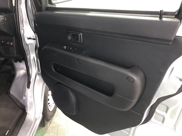ハイゼットカーゴデラックスＳＡIII　走行距離９０６８キロ／４ＷＤ／ＡＴ一年保証・走行距離無制限　走行距離９０６８キロ　フルセグナビ　ブルートゥース　バックカメラ　ＤＶＤ　ドラレコ　オートライト　ＬＥＤヘッドライト　アイドリングストップ（埼玉県）の中古車