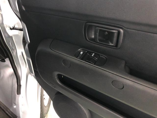 ハイゼットカーゴデラックスＳＡIII　走行距離９０６８キロ／４ＷＤ／ＡＴ一年保証・走行距離無制限　走行距離９０６８キロ　フルセグナビ　ブルートゥース　バックカメラ　ＤＶＤ　ドラレコ　オートライト　ＬＥＤヘッドライト　アイドリングストップ（埼玉県）の中古車