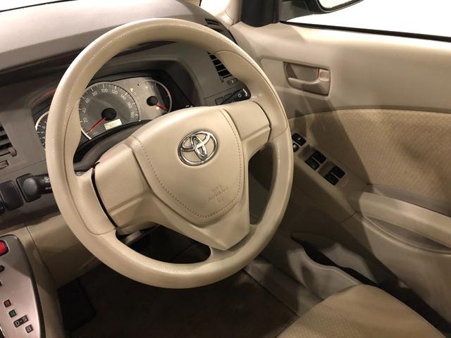アイシスＬ　車検整備付／走行６９９９５キロ／ナビ／Ｂｌｕｅｔｏｏｔｈ１年保証距離無制限　走行６９９９５キロ　ナビ　Ｂｌｕｅｔｏｏｔｈ　片側電動スライドドア　純正マット　助手席エアバック　取扱説明書　メンテナンスノート　スペアキー　横滑り防止システム　インパネＡＴ（埼玉県）の中古車