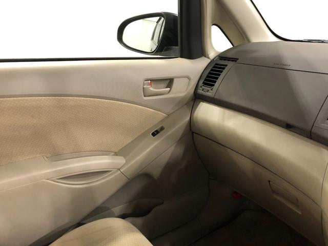 アイシスＬ　車検整備付／走行６９９９５キロ／ナビ／Ｂｌｕｅｔｏｏｔｈ１年保証距離無制限　走行６９９９５キロ　ナビ　Ｂｌｕｅｔｏｏｔｈ　片側電動スライドドア　純正マット　助手席エアバック　取扱説明書　メンテナンスノート　スペアキー　横滑り防止システム　インパネＡＴ（埼玉県）の中古車