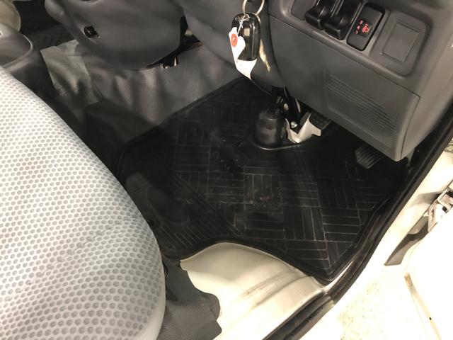 ハイゼットトラックジャンボ　２ＷＤ／キーレス／ジャンボ一年保証・走行距離無制限　走行距離５２００３キロ　２ＷＤ　純正マット　パワーウィンドウ　エアコン　パワステ　ＡＭＦＭラジオ　キーレスエントリー（埼玉県）の中古車