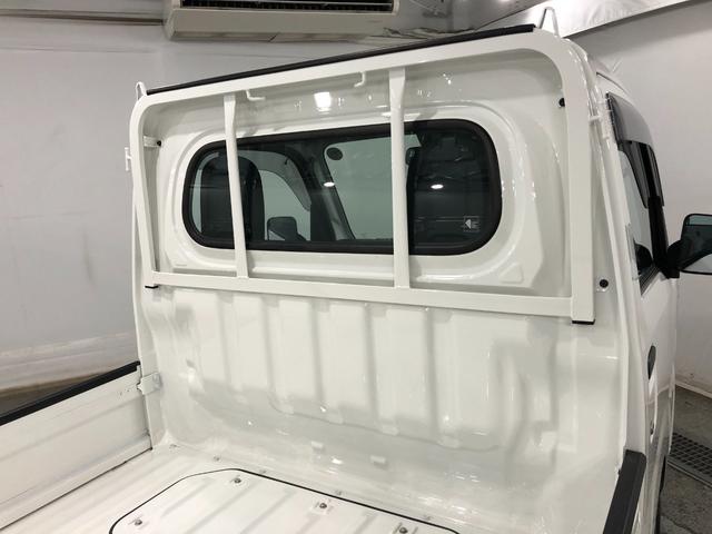 ハイゼットトラックスタンダード４ＷＤ／走行距離４９２９キロ／オートマ一年保証・走行距離無制限　走行距離４９２９キロ　助手席エアバック　純正カーペットマット　ＣＤチューナー　４ＷＤ　オートマ　エアコンパワステ（埼玉県）の中古車