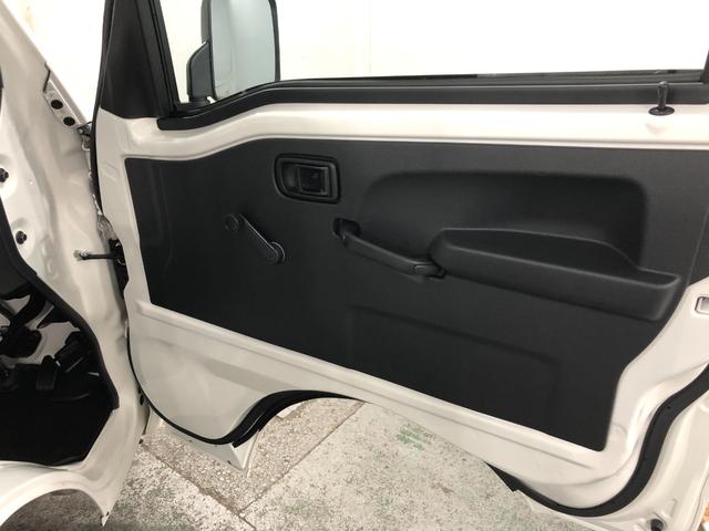 ハイゼットトラックスタンダード４ＷＤ／走行距離４９２９キロ／オートマ一年保証・走行距離無制限　走行距離４９２９キロ　助手席エアバック　純正カーペットマット　ＣＤチューナー　４ＷＤ　オートマ　エアコンパワステ（埼玉県）の中古車