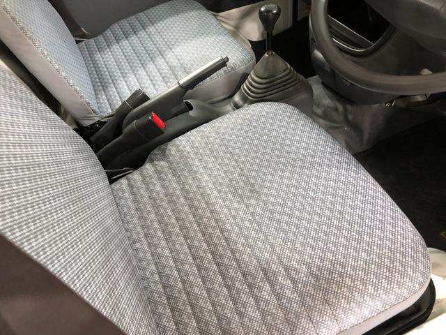 ハイゼットトラックエアコン・パワステ　スペシャル　４ＷＤ／ＭＴ５速／ラジオ１年保証距離無制限　走行距離９９３５２キロ　４ＷＤ　ＭＴ５速　ＦＭＡＭラジオ　純正フロアマット　助手席エアバッグ　マニュアルエアコン（埼玉県）の中古車