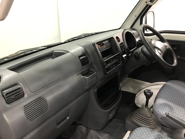 ハイゼットトラックエアコン・パワステ　スペシャル　４ＷＤ／ＭＴ５速／ラジオ１年保証距離無制限　走行距離９９３５２キロ　４ＷＤ　ＭＴ５速　ＦＭＡＭラジオ　純正フロアマット　助手席エアバッグ　マニュアルエアコン（埼玉県）の中古車