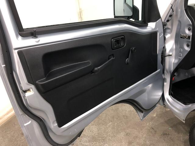 ハイゼットトラックスタンダード　４ＷＤ／ＭＴ５速／走行距離２８３１０キロ／ナビ１年保証距離無制限　走行距離２８３１０キロ　４ＷＤ　ＭＴ５速　純正フルセグナビ　ブルートゥース　純正フロアマット　助手席エアバッグ　オートライト　ＬＥＤヘッドランプ（埼玉県）の中古車