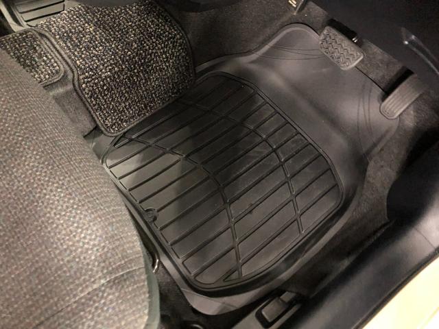 シエンタファンベースＸ　車検整備付／走行１７４４４キロ／ナビ１年保証距離無制限　走行距離１７４４４キロ　車検整備付　フルセグナビ　バックカメラ　ブルートゥース　フロアマット　助手席エアバッグ　片側電動スライドドア（埼玉県）の中古車