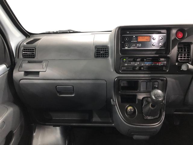 ハイゼットカーゴデッキバンＧ　走行２８０６７キロ／４ＷＤ／５ＭＴ一年保証・走行距離無制限　走行距離２８０６７キロ　助手席エアバック　４ＷＤ　５速マニュアル　ＣＤチューナー（埼玉県）の中古車
