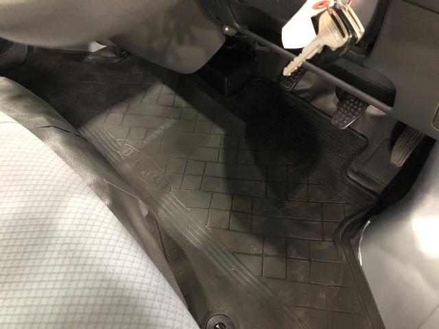 ハイゼットカーゴデッキバンＧ　走行２８０６７キロ／４ＷＤ／５ＭＴ一年保証・走行距離無制限　走行距離２８０６７キロ　助手席エアバック　４ＷＤ　５速マニュアル　ＣＤチューナー（埼玉県）の中古車
