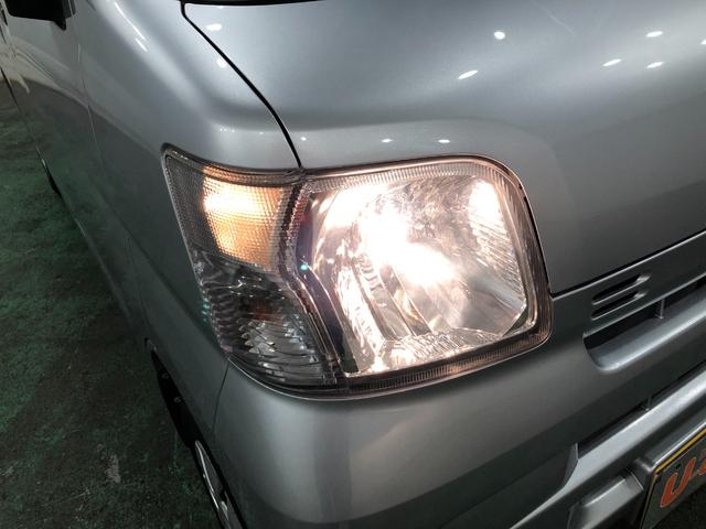 ハイゼットカーゴデッキバンＧ　走行２８０６７キロ／４ＷＤ／５ＭＴ一年保証・走行距離無制限　走行距離２８０６７キロ　助手席エアバック　４ＷＤ　５速マニュアル　ＣＤチューナー（埼玉県）の中古車