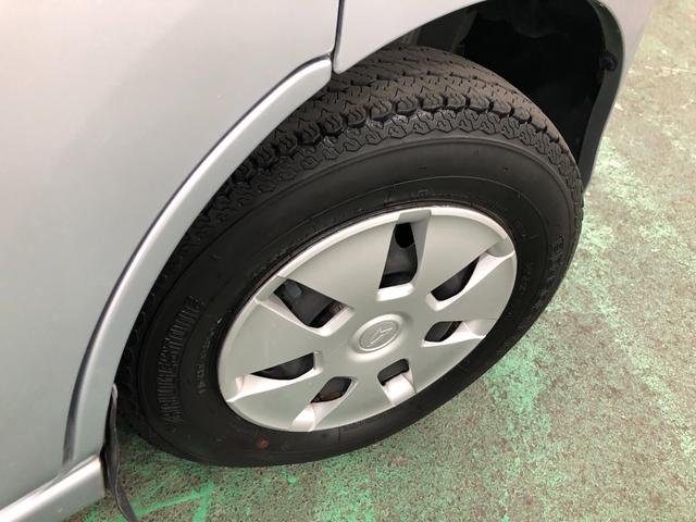 ハイゼットカーゴデッキバンＧ　走行２８０６７キロ／４ＷＤ／５ＭＴ一年保証・走行距離無制限　走行距離２８０６７キロ　助手席エアバック　４ＷＤ　５速マニュアル　ＣＤチューナー（埼玉県）の中古車