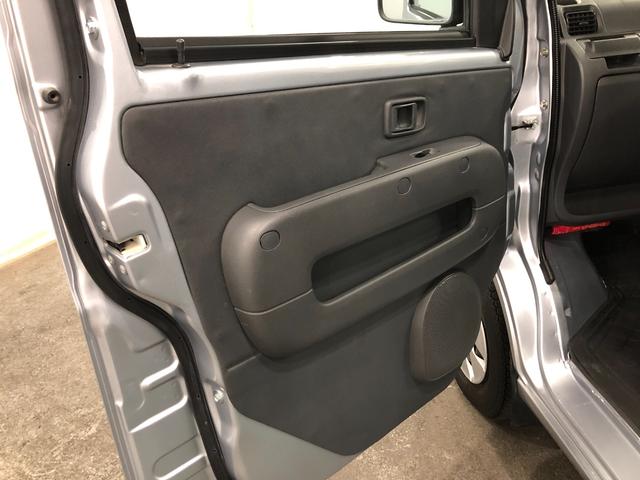 ハイゼットカーゴデッキバンＧ　走行２８０６７キロ／４ＷＤ／５ＭＴ一年保証・走行距離無制限　走行距離２８０６７キロ　助手席エアバック　４ＷＤ　５速マニュアル　ＣＤチューナー（埼玉県）の中古車