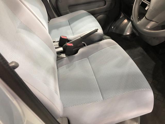 ハイゼットカーゴデッキバンＧ　走行２８０６７キロ／４ＷＤ／５ＭＴ一年保証・走行距離無制限　走行距離２８０６７キロ　助手席エアバック　４ＷＤ　５速マニュアル　ＣＤチューナー（埼玉県）の中古車