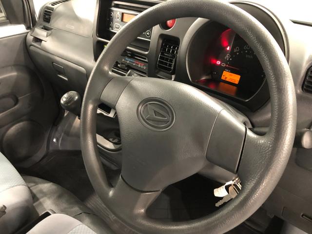 ハイゼットカーゴデッキバンＧ　走行２８０６７キロ／４ＷＤ／５ＭＴ一年保証・走行距離無制限　走行距離２８０６７キロ　助手席エアバック　４ＷＤ　５速マニュアル　ＣＤチューナー（埼玉県）の中古車