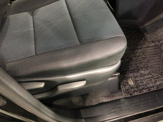 ノアSi  サイドリフトアップシート車 標準タイプ 雹害/ナビ1年保証距離無制限 走行距離42007キロ 車検整備付 フルセグナビ バックカメラ ブルートゥース 純正カーペットマット LEDヘッドランプ 両側電動スライドドア(埼玉県)の中古車