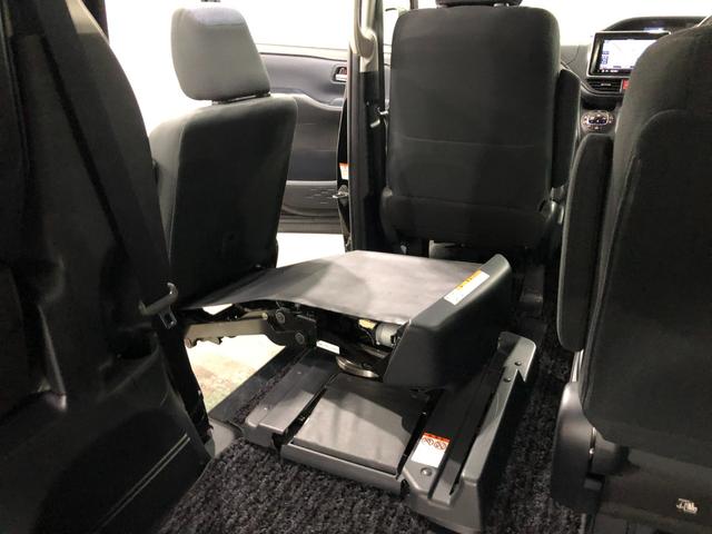 ノアSi  サイドリフトアップシート車 標準タイプ 雹害/ナビ1年保証距離無制限 走行距離42007キロ 車検整備付 フルセグナビ バックカメラ ブルートゥース 純正カーペットマット LEDヘッドランプ 両側電動スライドドア(埼玉県)の中古車