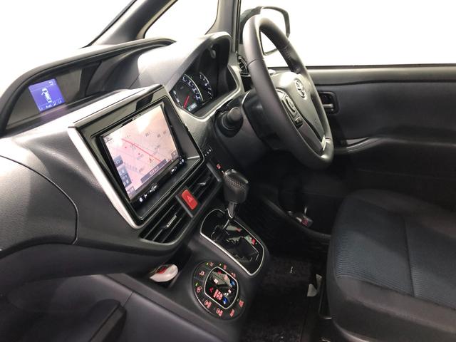 ノアSi  サイドリフトアップシート車 標準タイプ 雹害/ナビ1年保証距離無制限 走行距離42007キロ 車検整備付 フルセグナビ バックカメラ ブルートゥース 純正カーペットマット LEDヘッドランプ 両側電動スライドドア(埼玉県)の中古車