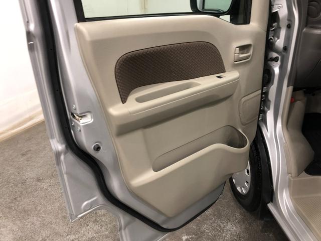 ＮＶ１００クリッパーバンＧＸ　車検整備付　２ＤＩＮチューナー付１年保証距離無制限　走行距離５２３６キロ　純正フロアマット　助手席エアバッグ　クリアランスソナー　マニュアルエアコン　ＥＳＣ　キーレスエントリー（埼玉県）の中古車