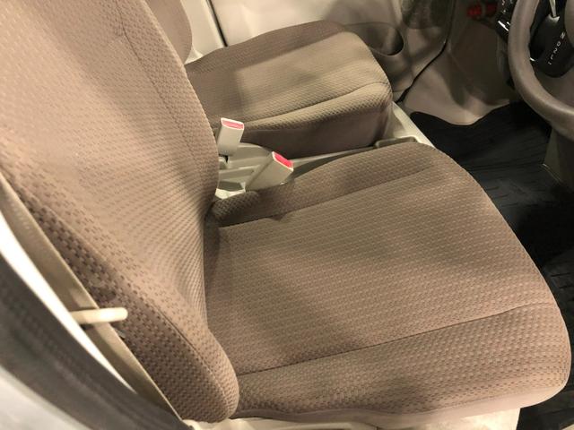 ＮＶ１００クリッパーバンＧＸ　車検整備付　２ＤＩＮチューナー付１年保証距離無制限　走行距離５２３６キロ　純正フロアマット　助手席エアバッグ　クリアランスソナー　マニュアルエアコン　ＥＳＣ　キーレスエントリー（埼玉県）の中古車