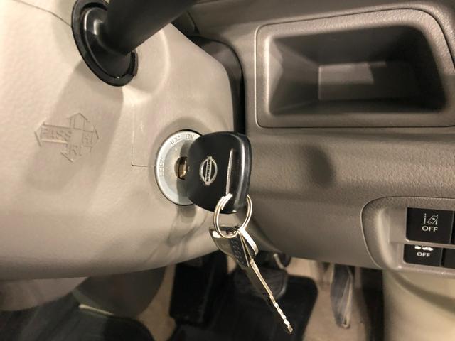 ＮＶ１００クリッパーバンＧＸ　車検整備付　２ＤＩＮチューナー付１年保証距離無制限　走行距離５２３６キロ　純正フロアマット　助手席エアバッグ　クリアランスソナー　マニュアルエアコン　ＥＳＣ　キーレスエントリー（埼玉県）の中古車