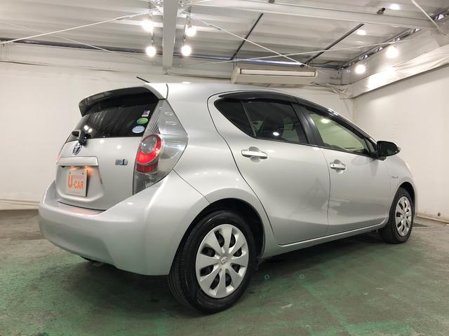 アクアS 走行71322キロ/車検整備付/ナビ/バックカメラ一年保証・走行距離無制限 走行71322キロ ワンセグナビ ブルートゥース バックカメラ キーレス ホイールキャップ 電動格納ミラー(東京都)の中古車