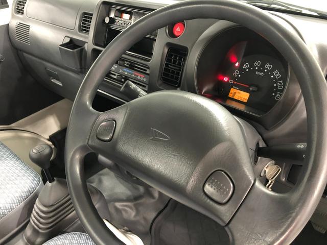 ハイゼットトラックエアコン・パワステ　スペシャル　４ＷＤ／ＭＴ／車検整備付１年保証距離無制限　走行距離１２６８９キロ　４ＷＤ　ＭＴ５速　車検整備付　ＦＭＡＭラジオ　純正フロアマット　マニュアルエアコン　パワステ（埼玉県）の中古車