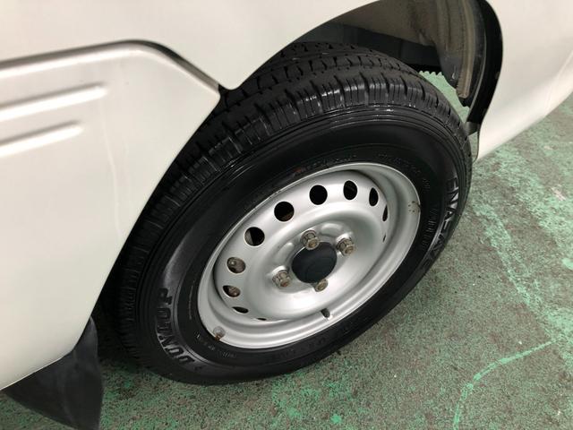 ハイゼットトラックエアコン・パワステ　スペシャル　４ＷＤ／ＭＴ／車検整備付１年保証距離無制限　走行距離１２６８９キロ　４ＷＤ　ＭＴ５速　車検整備付　ＦＭＡＭラジオ　純正フロアマット　マニュアルエアコン　パワステ（埼玉県）の中古車